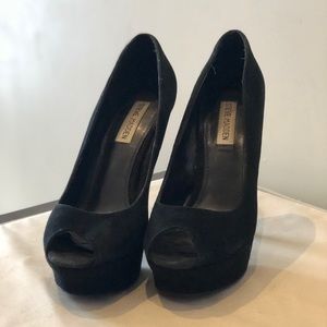 Steve Madden • Black Suede Peep-toe Pumps